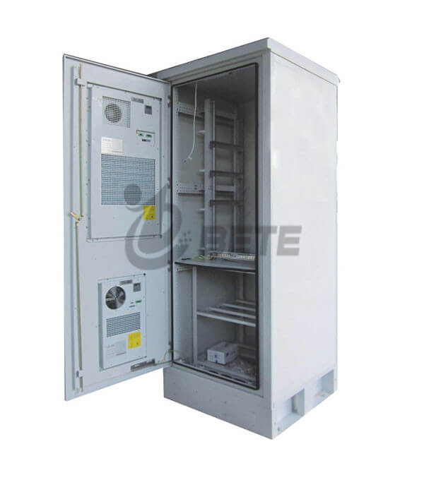 IP55-Galvanized-Steel-Air-Conditioner-Cooling-Cabinet-Outdoor-Telecom-Enclosure-Including-19-Inch-Rack-And-Battery-Shelves-2
